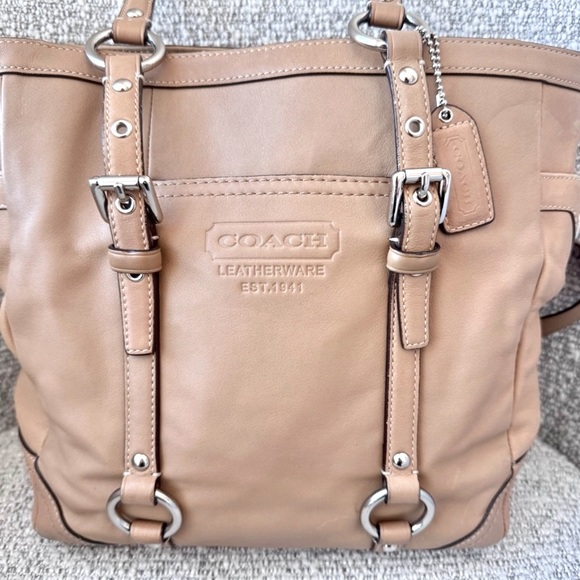 Coach Gallery Tan Leather Tote Bag – Style F11524 - Picture 4 of 16